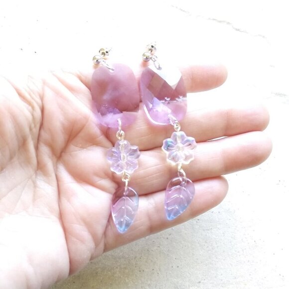 Instagram Ready! Breathtakingly Beautiful! Romantic XLong Flower Dangle Earrings - Picture 10 of 13